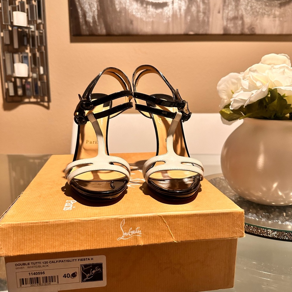 Elegant Black and White Christian louboutin High Heel Sandals - Picture 3 of 7
